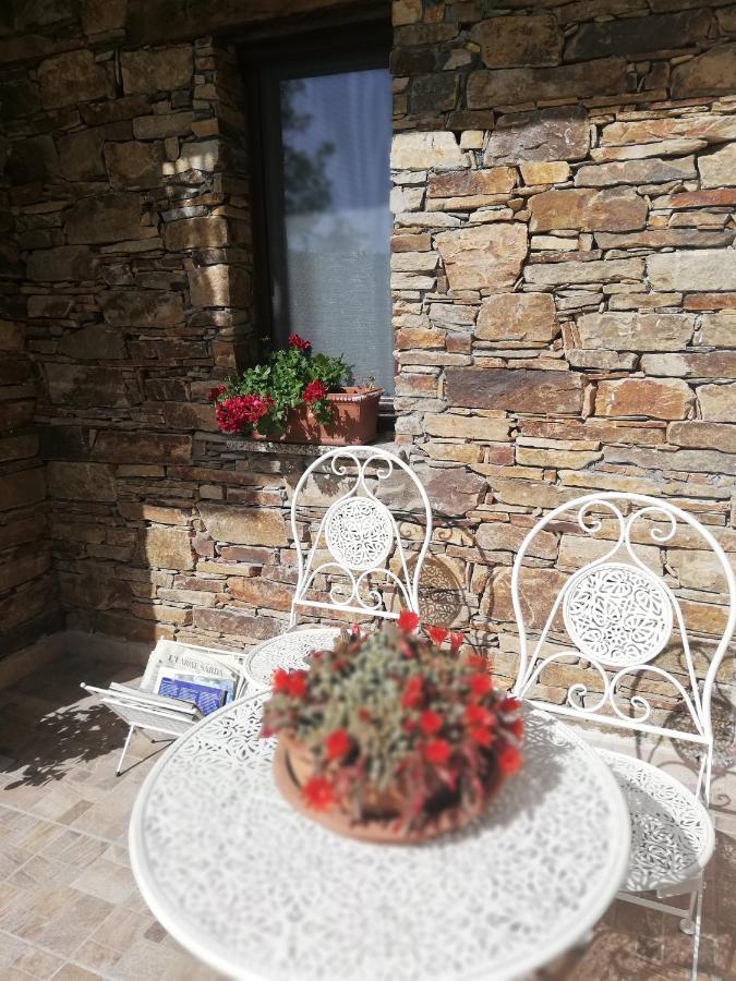 Agrifoglio B&B Con Giardino Aritzo Exterior photo