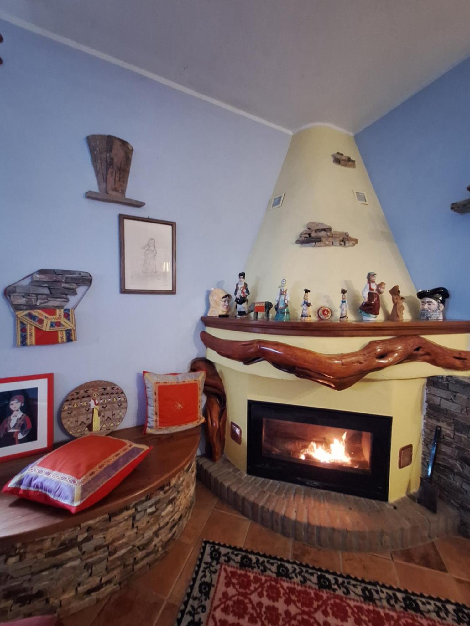 Agrifoglio B&B Con Giardino Aritzo Exterior photo